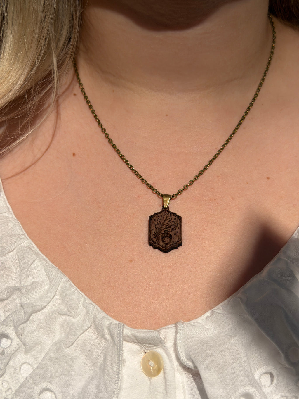 Oak & Acorn Pendant - Legacy, Growth and Potential